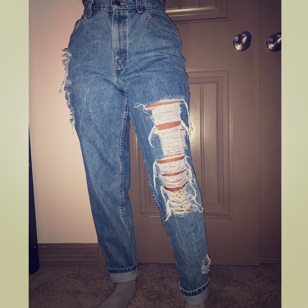 Vintage distressed high waisted jeans